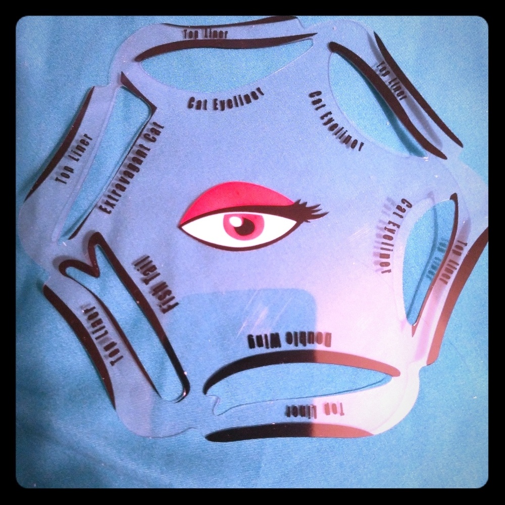 Eyeliner Stencil/Eyeshadow guide